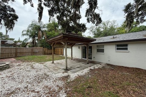 House in New Port Richey, Florida 3 bedrooms, 111.48 sq.m. № 2220714 - photo 15