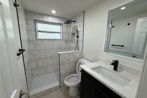 House in New Port Richey, Florida 3 bedrooms, 111.48 sq.m. № 2220714 - photo 12