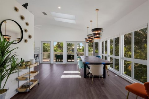 House in Holmes Beach, Florida 4 bedrooms, 200.02 sq.m. № 2197652 - photo 23