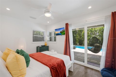 House in Holmes Beach, Florida 4 bedrooms, 200.02 sq.m. № 2197652 - photo 15