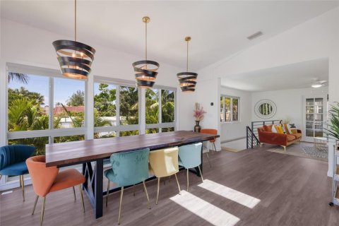 House in Holmes Beach, Florida 4 bedrooms, 200.02 sq.m. № 2197652 - photo 24