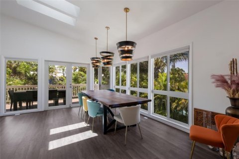 House in Holmes Beach, Florida 4 bedrooms, 200.02 sq.m. № 2197652 - photo 22