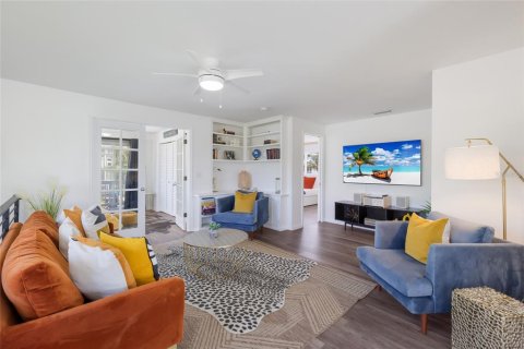 House in Holmes Beach, Florida 4 bedrooms, 200.02 sq.m. № 2197652 - photo 20