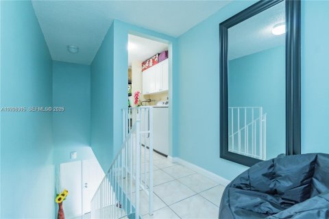Condo in Miami, Florida, 1 bedroom  № 1994323 - photo 11