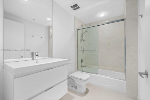 Condo in North Miami Beach, Florida, 2 bedrooms  № 1788870 - photo 27