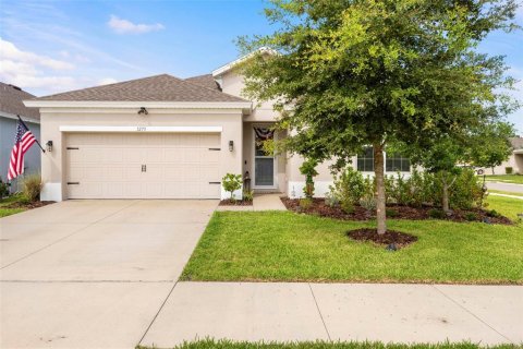 House in Spring Hill, Florida 4 bedrooms, 202.99 sq.m. № 1919400 - photo 2