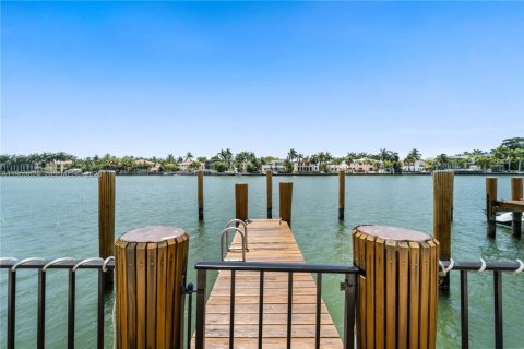 Condo in Miami Beach, Florida, 3 bedrooms № 2153274 - photo 25