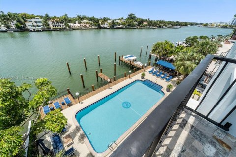 Condo in Miami Beach, Florida, 3 bedrooms № 2153274 - photo 22