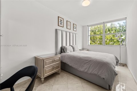 Condo in Miami Beach, Florida, 3 bedrooms № 2153274 - photo 13