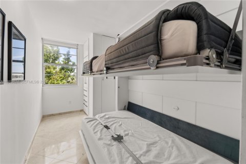 Condo in Miami Beach, Florida, 3 bedrooms № 2153274 - photo 16