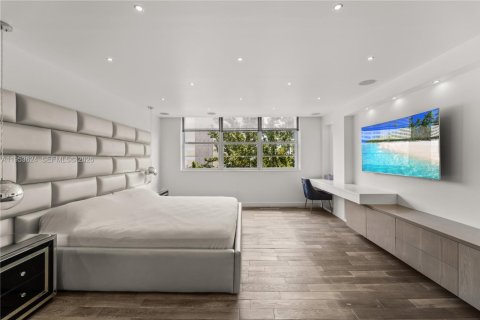 Condo in Miami Beach, Florida, 3 bedrooms № 2153274 - photo 10