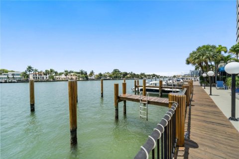 Condo in Miami Beach, Florida, 3 bedrooms № 2153274 - photo 24