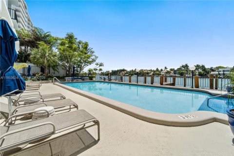 Condo in Miami Beach, Florida, 3 bedrooms № 2153274 - photo 23