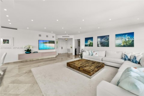 Condo in Miami Beach, Florida, 3 bedrooms № 2153274 - photo 5