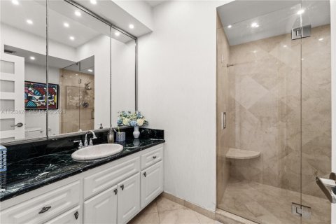 Condo in Miami Beach, Florida, 3 bedrooms № 2153274 - photo 17