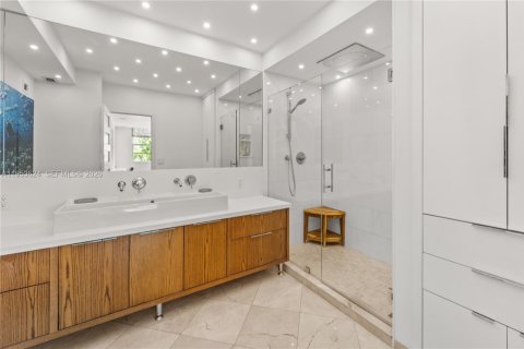 Condo in Miami Beach, Florida, 3 bedrooms № 2153274 - photo 18