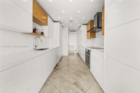 Condo in Miami Beach, Florida, 3 bedrooms № 2153274 - photo 9
