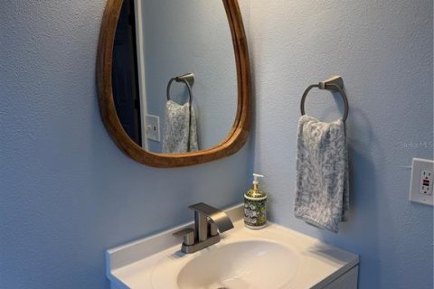 Villa ou maison à louer à Englewood, Floride: 2 chambres, 82.96 m2 № 2110746 - photo 6