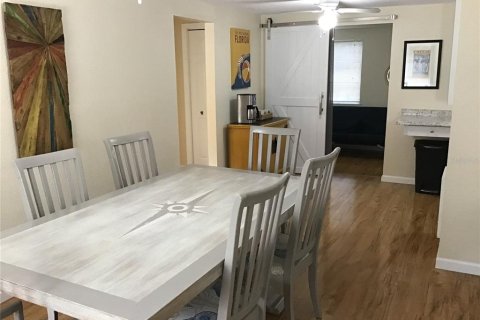 Villa ou maison à louer à Englewood, Floride: 2 chambres, 82.96 m2 № 2110746 - photo 3