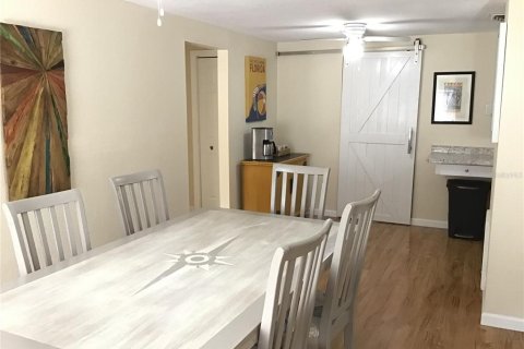 Villa ou maison à louer à Englewood, Floride: 2 chambres, 82.96 m2 № 2110746 - photo 2