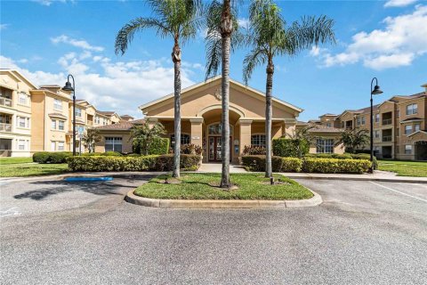Condominio en alquiler en Davenport, Florida, 2 dormitorios, 117.15 m2 № 1877066 - foto 3