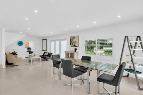 Villa ou maison à vendre à Pompano Beach, Floride: 4 chambres, 244.52 m2 № 2089544 - photo 13