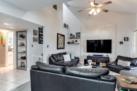Condominio en venta en Orlando, Florida, 3 dormitorios, 118.82 m2 № 1520803 - foto 5