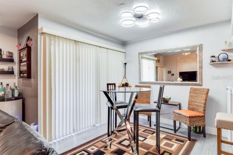 Condo in Orlando, Florida, 3 bedrooms  № 1520803 - photo 10