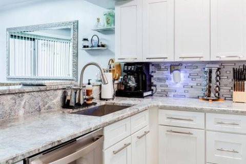 Condo in Orlando, Florida, 3 bedrooms  № 1520803 - photo 8