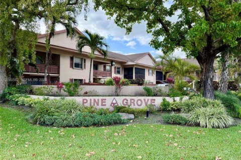 Condo in Miami, Florida, 2 bedrooms  № 2065324 - photo 15