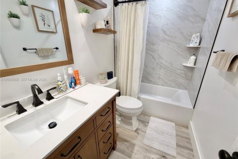 Condo in Miami, Florida, 2 bedrooms  № 2065324 - photo 8