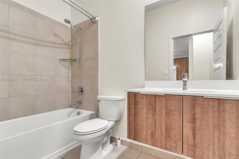 Apartment in Doral, Florida 3 bedrooms, 114.83 sq.m. № 2392102 - photo 15