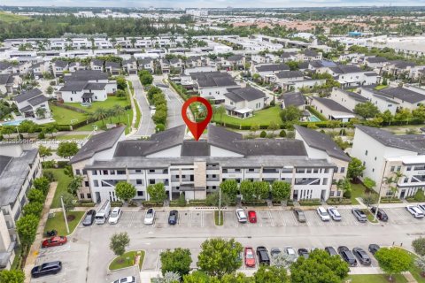 Apartment in Doral, Florida 3 bedrooms, 114.83 sq.m. № 2392102 - photo 22