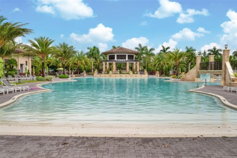 Apartment in Doral, Florida 3 bedrooms, 114.83 sq.m. № 2392102 - photo 30