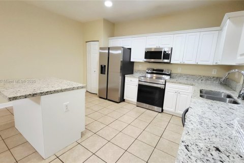 House in Cutler Bay, Florida 4 bedrooms, 225.66 sq.m. № 1974009 - photo 6