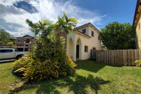 House in Cutler Bay, Florida 4 bedrooms, 225.66 sq.m. № 1974009 - photo 30