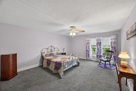 Condo in Belleair Bluffs, Florida, 3 bedrooms  № 2238431 - photo 12