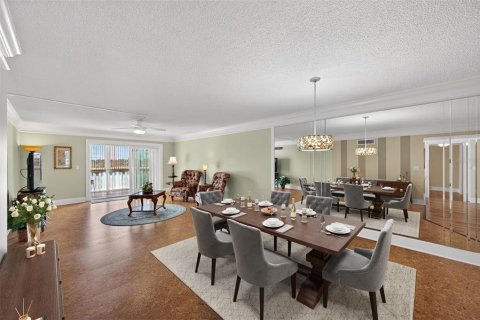 Condo in Belleair Bluffs, Florida, 3 bedrooms  № 2238431 - photo 5