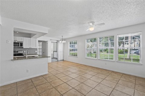 Condo in Orlando, Florida, 2 bedrooms  № 1831241 - photo 8
