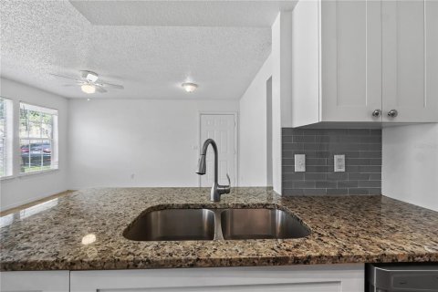 Condo in Orlando, Florida, 2 bedrooms  № 1831241 - photo 13