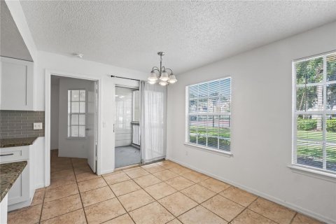 Condo in Orlando, Florida, 2 bedrooms  № 1831241 - photo 9