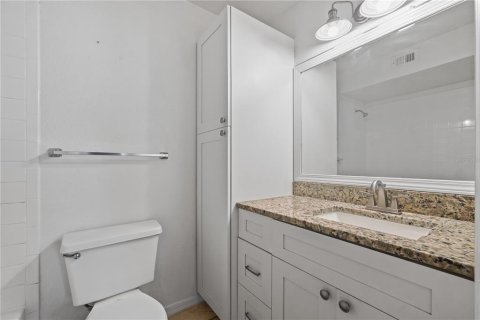 Condo in Orlando, Florida, 2 bedrooms  № 1831241 - photo 18