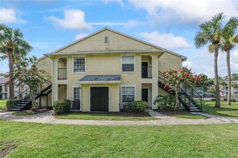 Condo in Orlando, Florida, 2 bedrooms  № 1831241 - photo 1