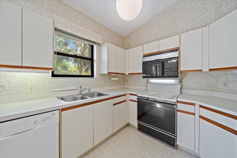 Condo in Sarasota, Florida, 3 bedrooms  № 1514924 - photo 13