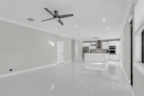 Casa en venta en Homestead, Florida, 4 dormitorios, 239.04 m2 № 2032320 - foto 5