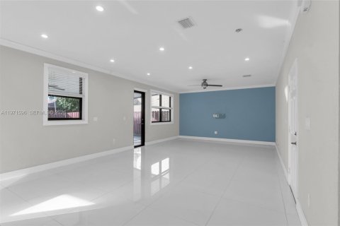 Casa en venta en Homestead, Florida, 4 dormitorios, 239.04 m2 № 2032320 - foto 18