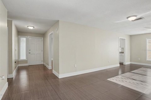 Villa ou maison à vendre à Lakeland, Floride: 3 chambres, 146.69 m2 № 2339649 - photo 4