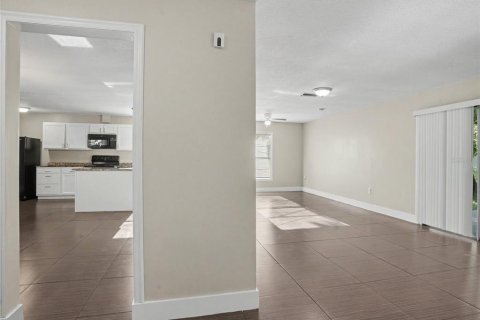 Villa ou maison à vendre à Lakeland, Floride: 3 chambres, 146.69 m2 № 2339649 - photo 3