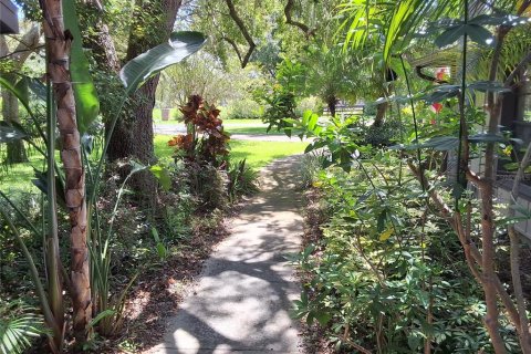 House in Tavares, Florida 3 bedrooms, 232.26 sq.m. № 1808947 - photo 16