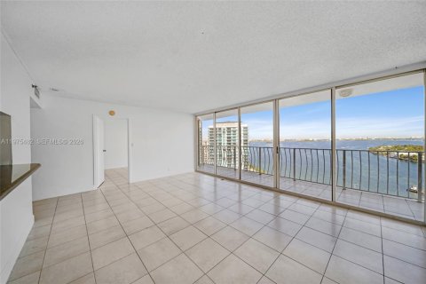 Condo in North Bay Village, Florida, 2 bedrooms  № 2040427 - photo 7
